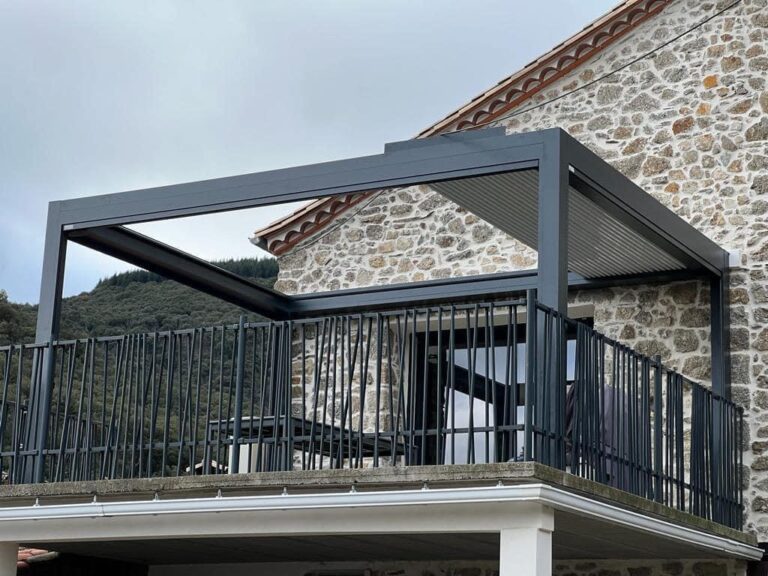 Accueil Pergola bioclimatique toit rétractable élégante pour maison chic