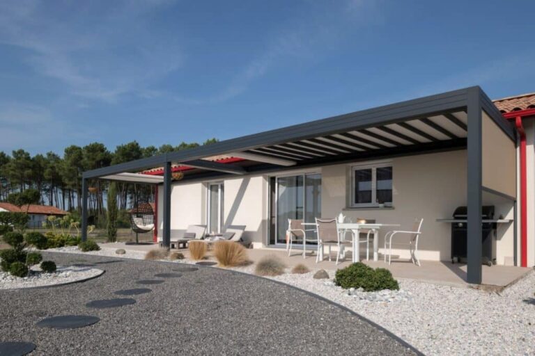 Accueil Pergola toile rétractable adossée façade