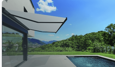 Accueil Store banne motorisé déployé